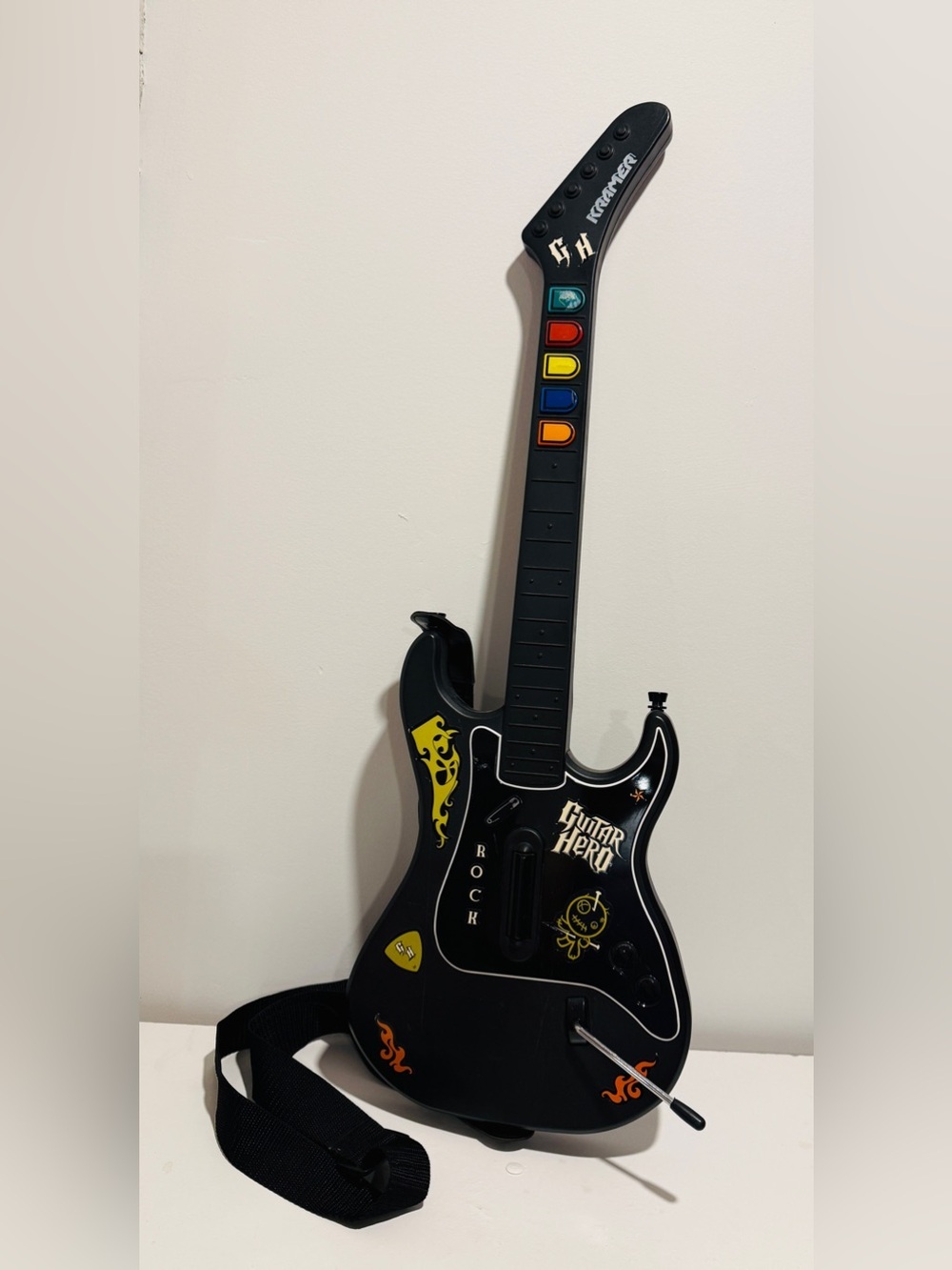 Guitar Hero PS2 Kramer Striker Wireless Controller Black RedOctane - Guitar Only